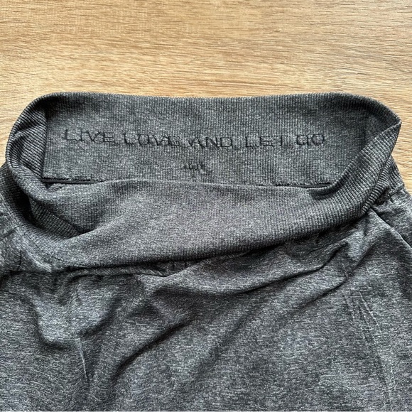 Lululemon Boulevard Bliss Skirt Size 8
Black / White - Picture 8 of 11